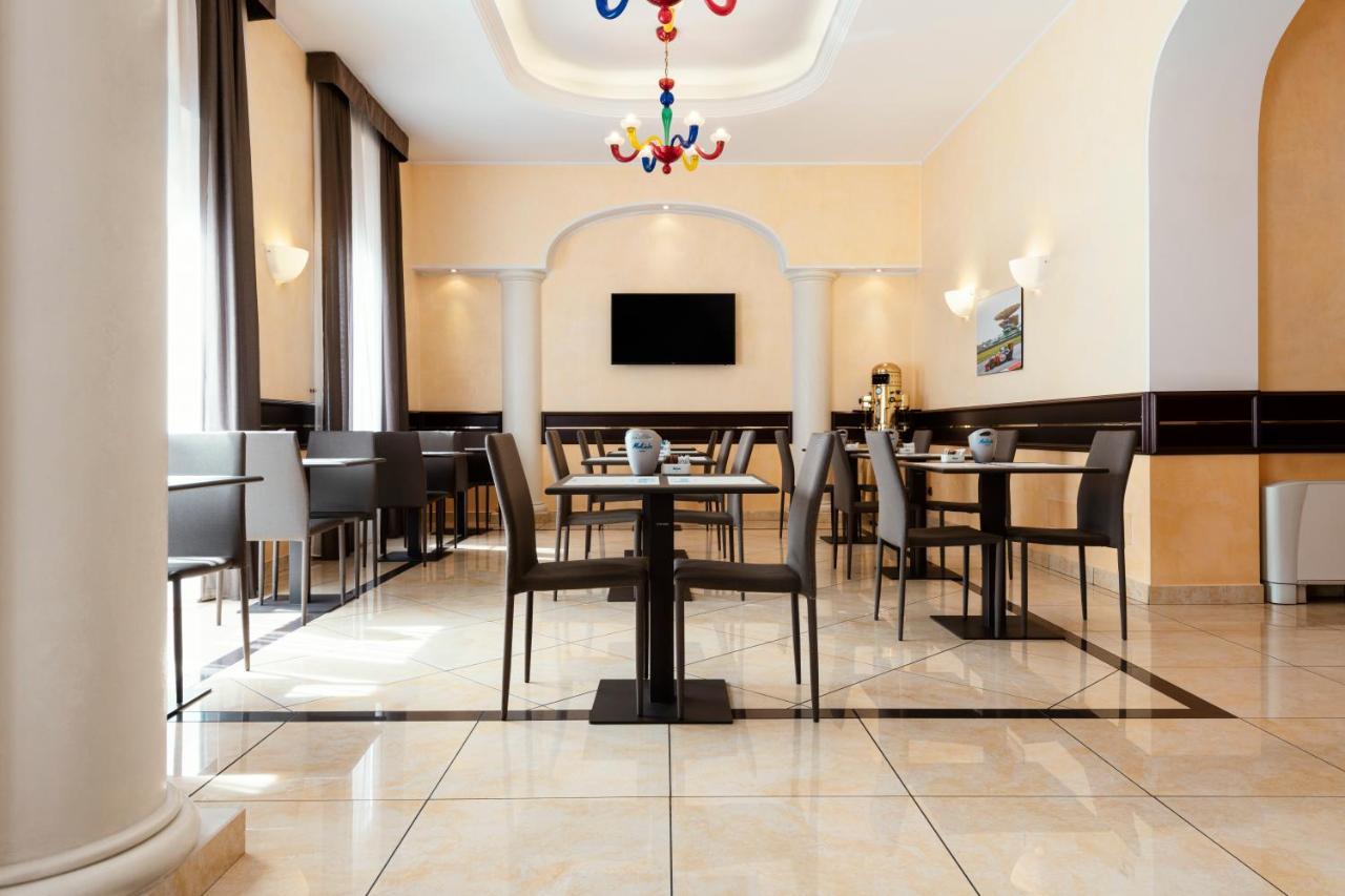 Mokinba Hotels Baviera Милан Экстерьер фото