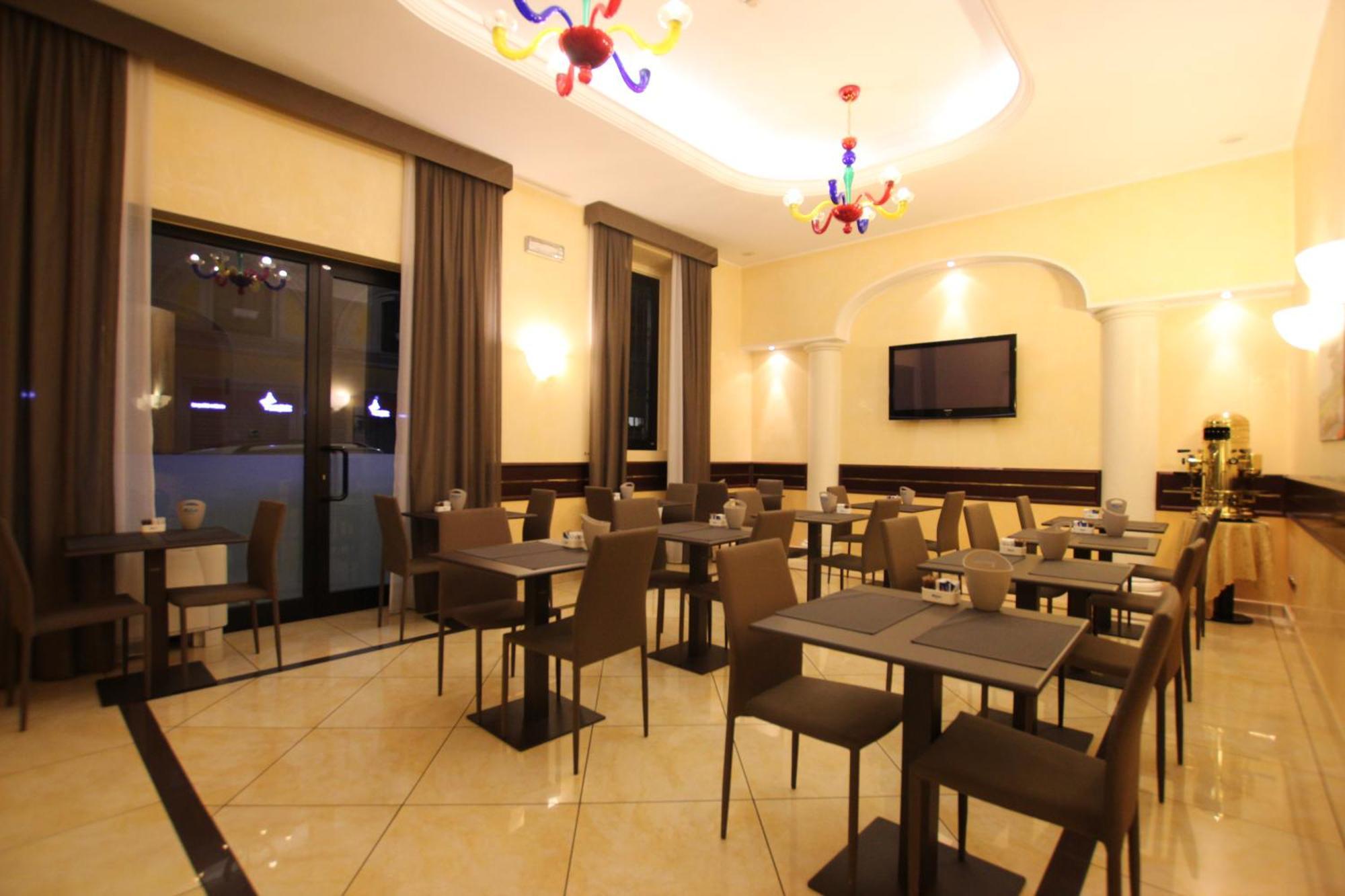 Mokinba Hotels Baviera Милан Экстерьер фото