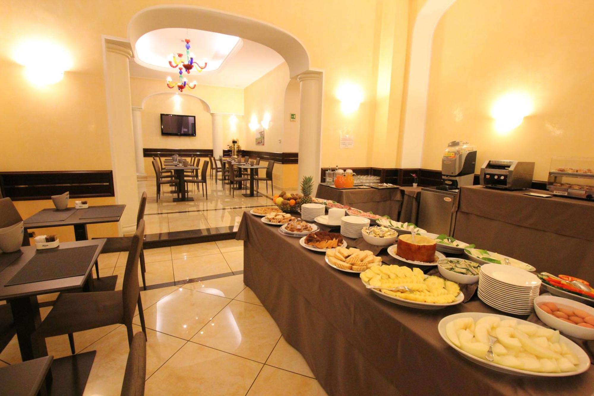 Mokinba Hotels Baviera Милан Экстерьер фото