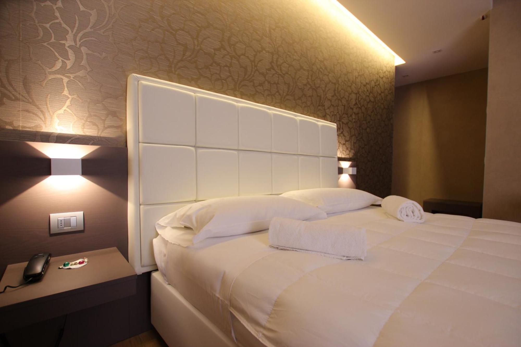 Mokinba Hotels Baviera Милан Номер фото